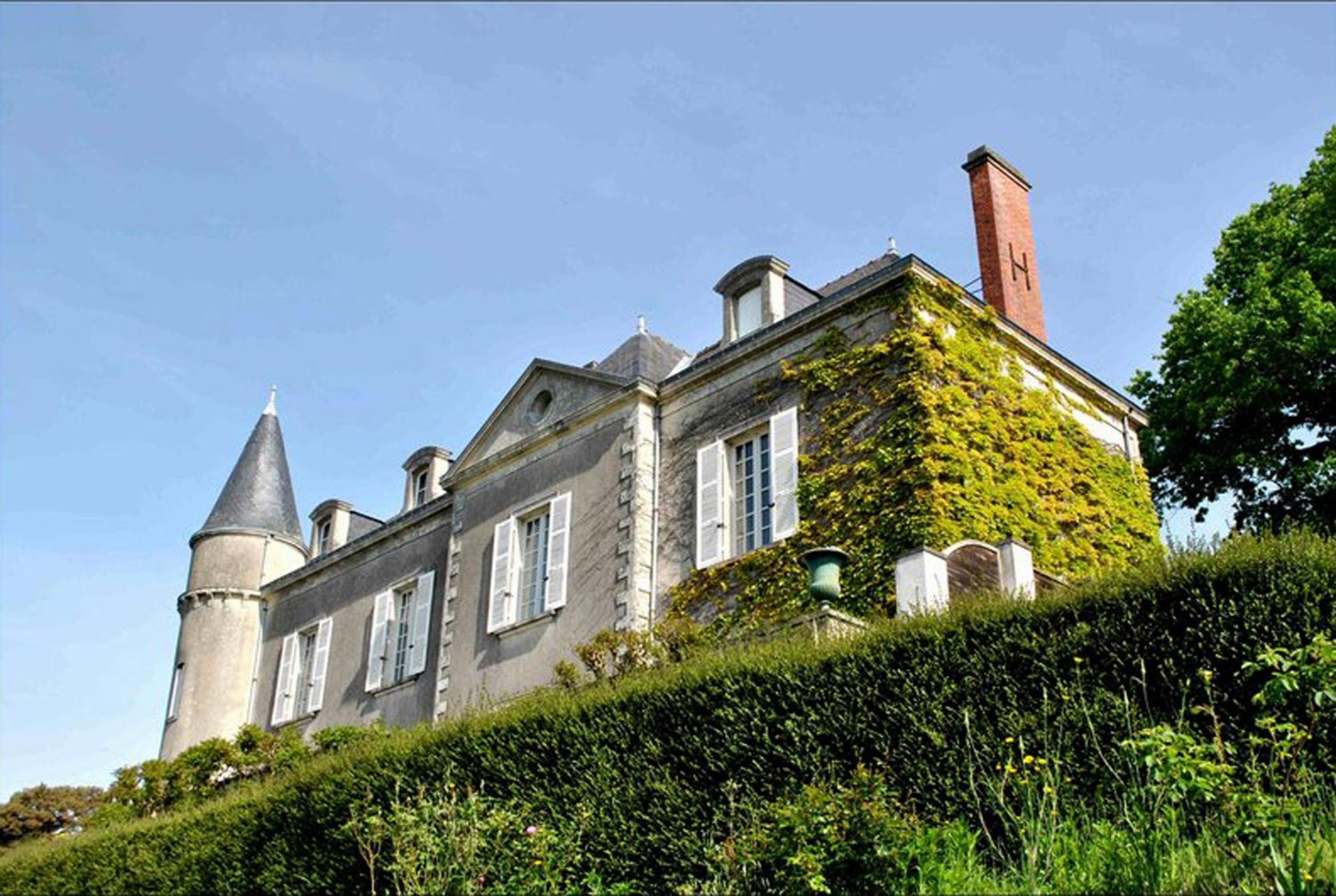 Chateau Haute Roche Oudon Exterior photo